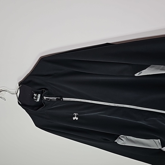 UNDER Armour XL black and gray zip up jacket - Picture 2 of 6